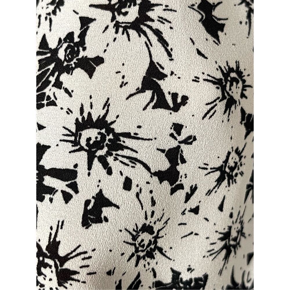 CAbi #5730 Seraphina Floral Faux Wrap Sleeveless Blouse - Small - Picture 7 of 10